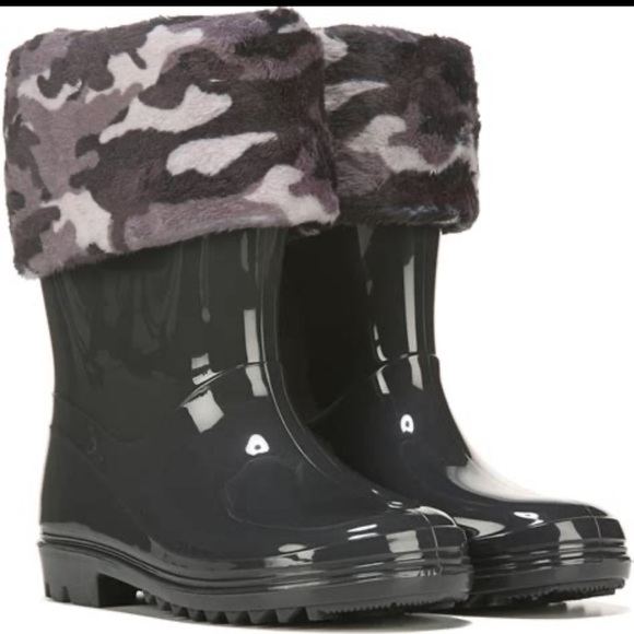 CARTER’S TODDLER BOYS WEBSTER BOOTS IN BLACK - NIB - Picture 2 of 7